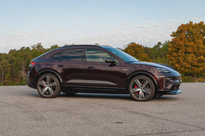 Electric Porsche Cayenne to debut in late 2025